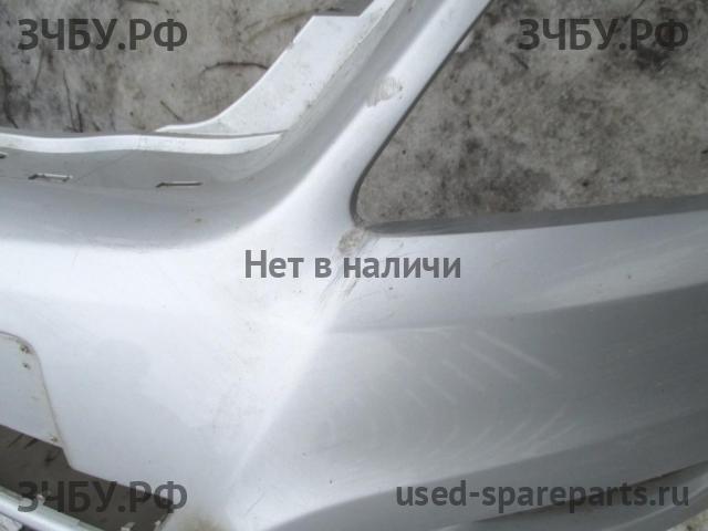 Opel Zafira B Бампер передний