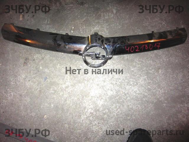 Opel Astra H Решетка радиатора