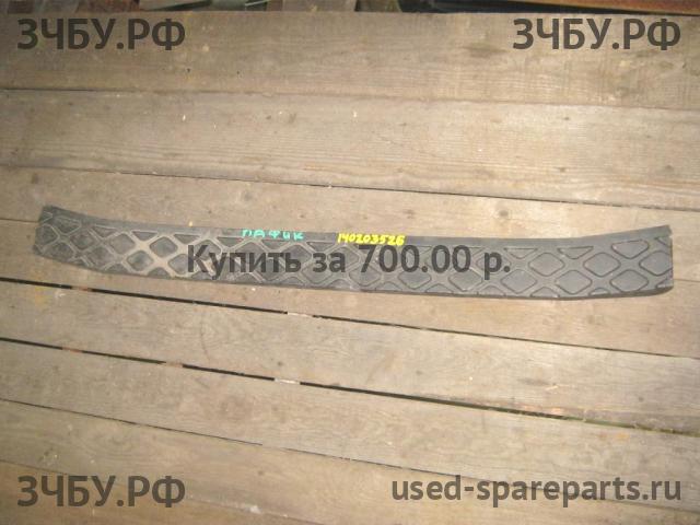 Nissan Pathfinder 2 (R51) Накладка заднего бампера