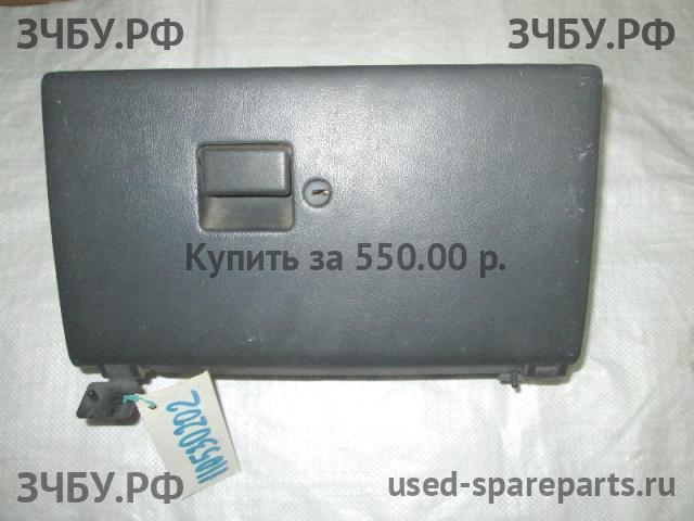 Mazda Navajo Бардачок