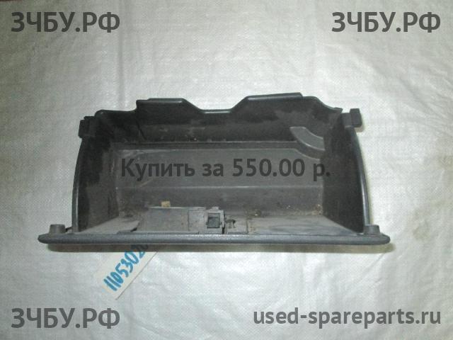 Mazda Navajo Бардачок