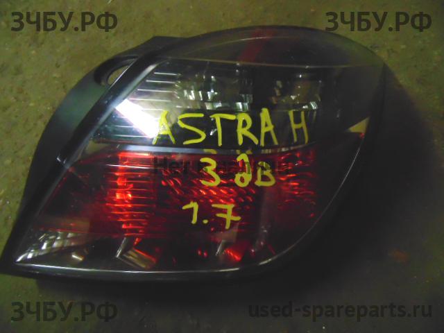 Opel Astra H Фонарь правый