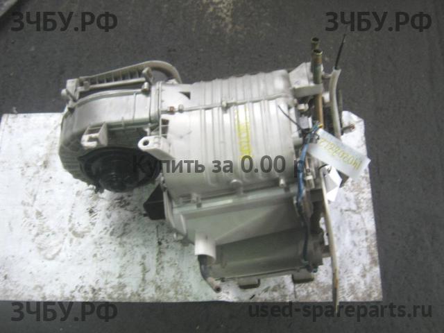 Toyota Camry 3 Корпус отопителя (корпус печки)
