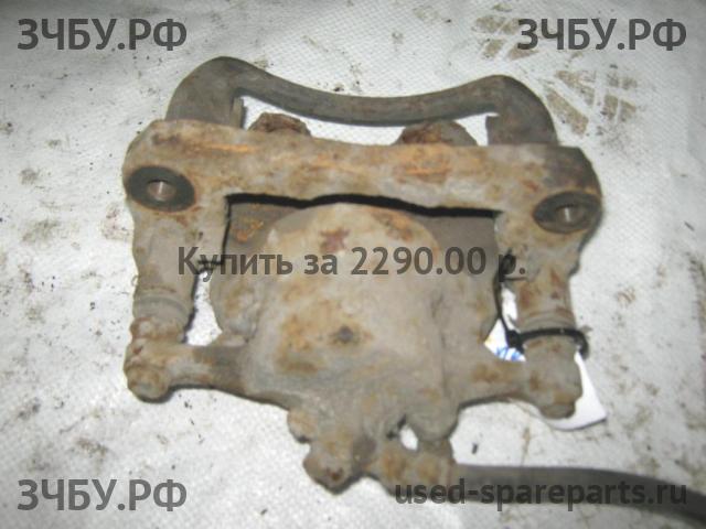 Toyota Camry 3 Суппорт передний левый (в сборе со скобой)