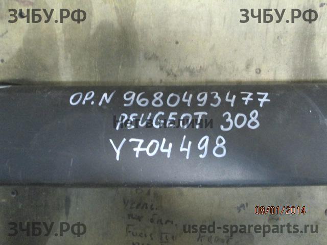 Peugeot 308 Молдинг бампера переднего