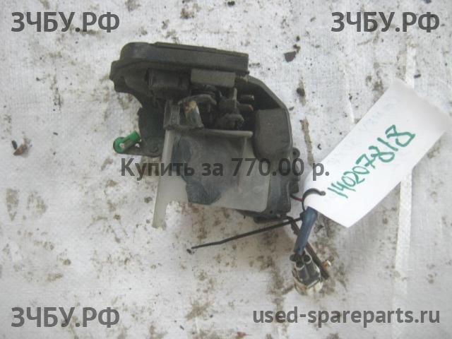 Toyota Camry 3 Замок двери передней левой