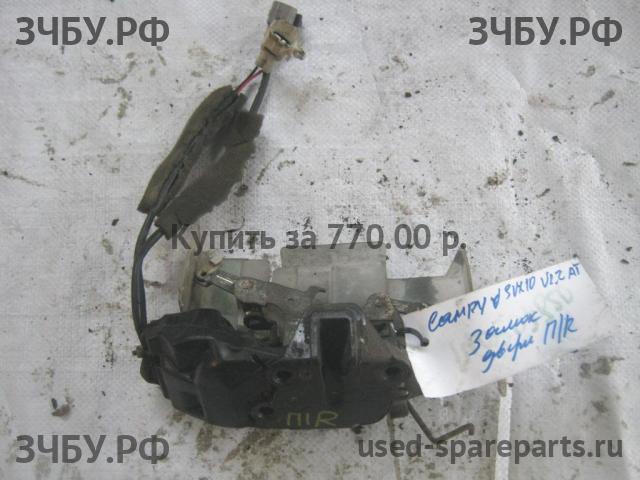 Toyota Camry 3 Замок двери передней правой