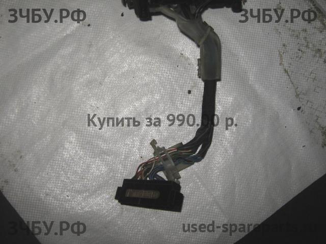 Toyota Camry 3 Переключатель поворотов подрулевой