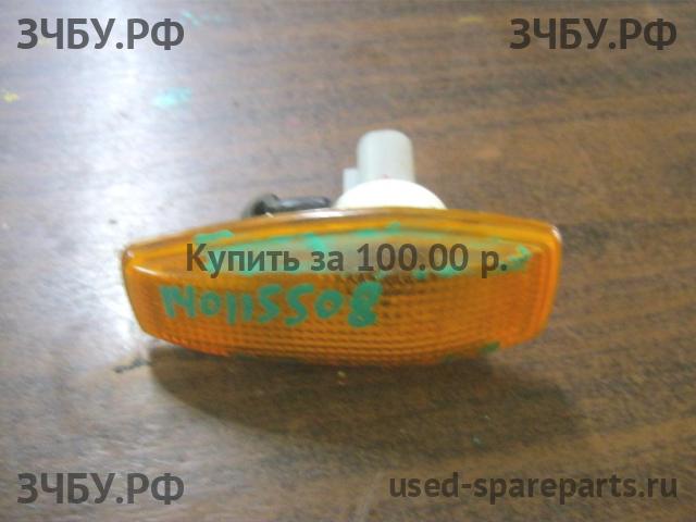 Hyundai Elantra 1 Указатель поворота в крыло (повторитель)