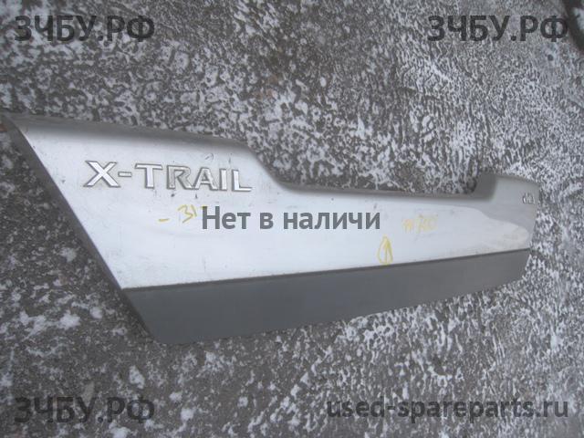 Nissan X-Trail 2 (T31) Накладка на дверь багажника