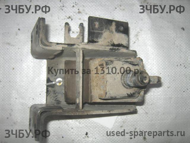 Mitsubishi Fuso/Canter (2) Опора КПП