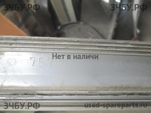 Lexus RX (2) 300/330/350/400h Накладка двери передней левой