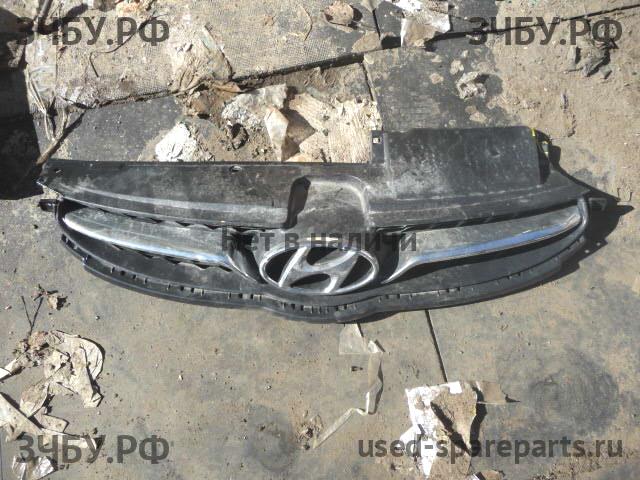 Hyundai Elantra 3 Решетка радиатора