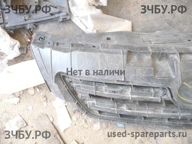 Toyota Corolla (E14 - E15) Решетка радиатора