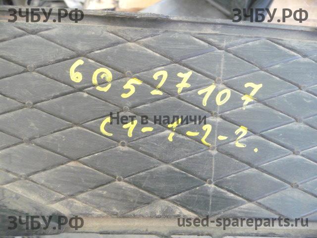 Honda Civic 8 (5D) Решетка в бампер
