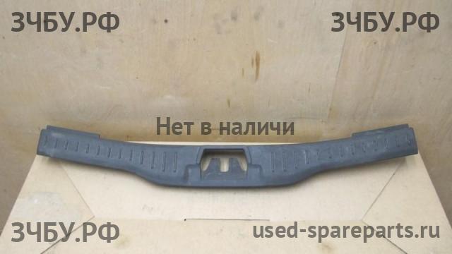 Ford Focus 3 Накладка задней панели