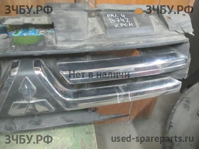 Mitsubishi Pajero/Montero 4 Решетка радиатора