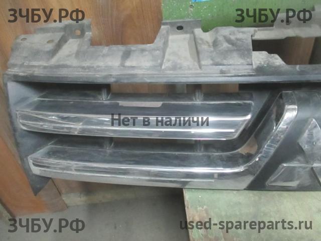 Mitsubishi Pajero/Montero 4 Решетка радиатора