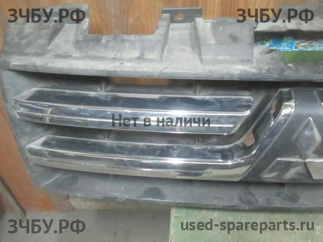 Mitsubishi Pajero/Montero 4 Решетка радиатора