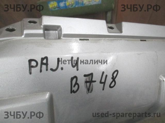 Mitsubishi Pajero/Montero 4 Накладка заднего бампера