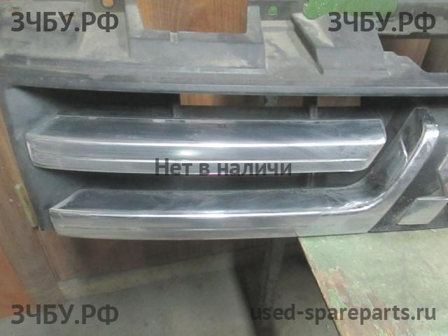 Mitsubishi Pajero/Montero 4 Решетка радиатора
