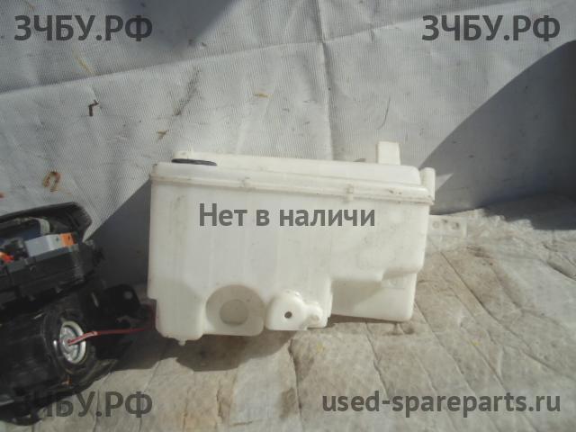 Toyota Land Cruiser 100 Бачок омывателя лобового стекла