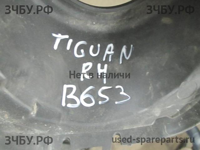 Volkswagen Tiguan 1 (Рестайлинг) Решетка в бампер