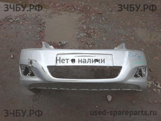 Opel Zafira B Бампер передний