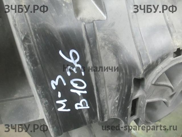 Mazda 3 [BL] Решетка радиатора