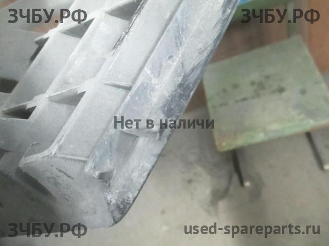 Opel Astra H Решетка радиатора