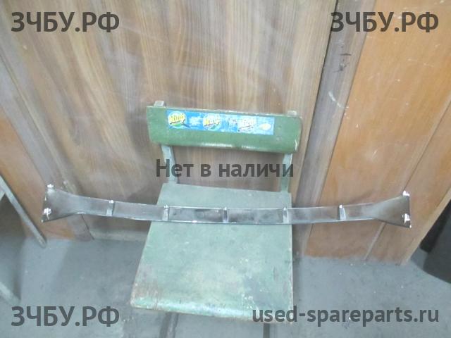 Toyota Hi Lux (3) Pick Up Решетка радиатора