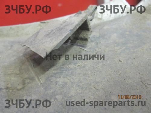 Mitsubishi Pajero/Montero 4 Накладка заднего бампера