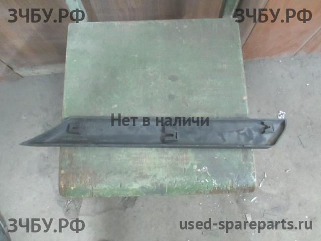 Mitsubishi Pajero/Montero 4 Накладка на дверь багажника