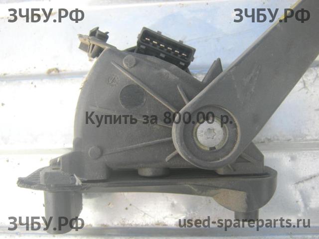 Volvo S80 (1) Педаль газа