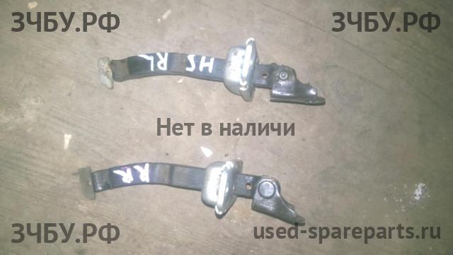Hyundai Solaris 1 Ограничитель двери
