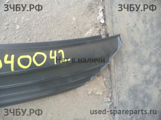 Volkswagen Passat B5 Решетка радиатора