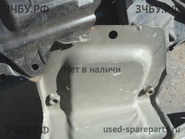 Nissan Primera P12 Панель передняя (телевизор)