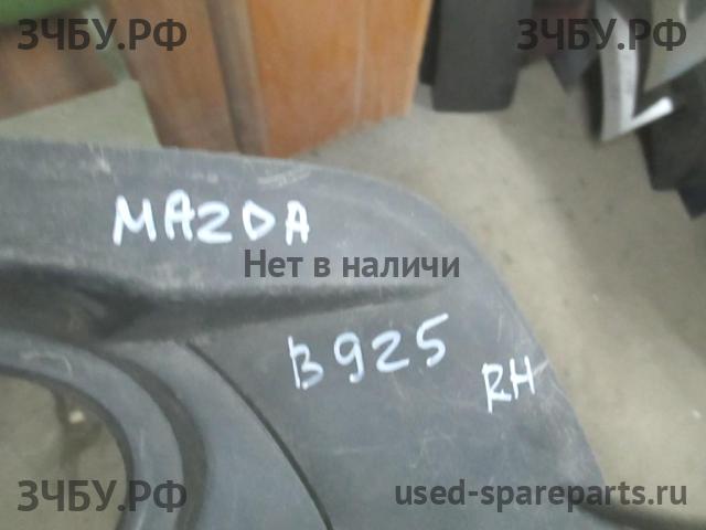 Mazda 3 [BK] Рамка противотуманной фары правой