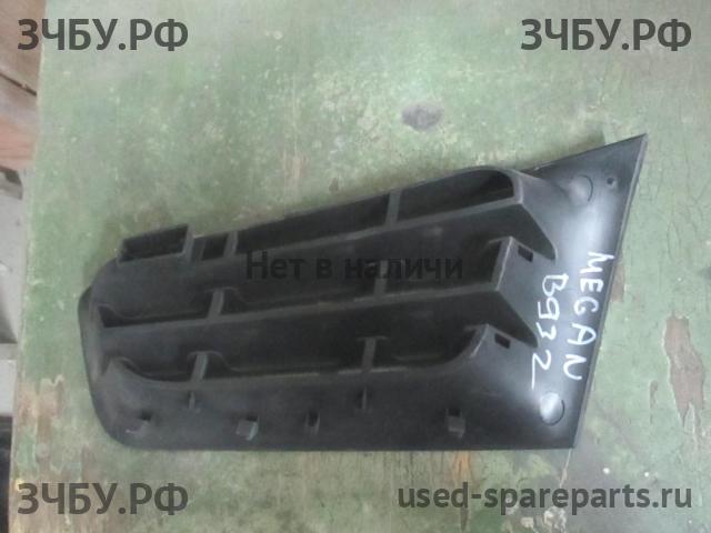 Renault Megane 2 Решетка в бампер