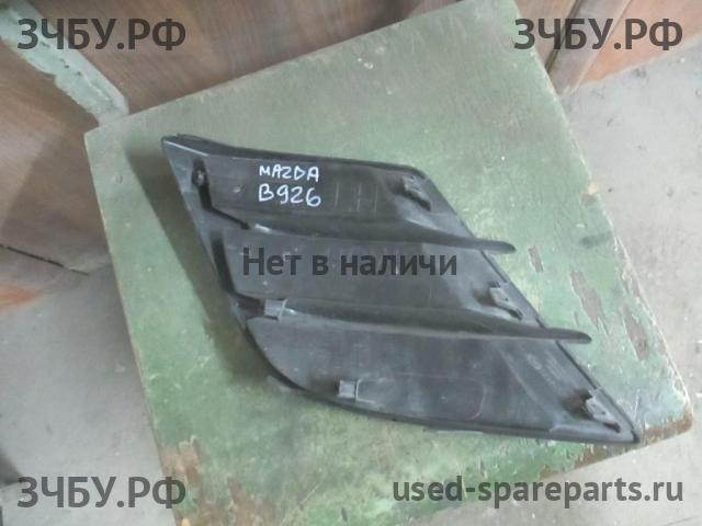 Mazda 3 [BL] Рамка противотуманной фары левой