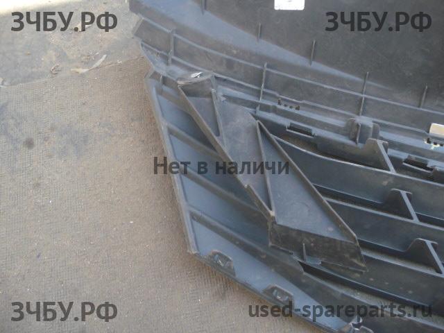 Renault Logan 1 Решетка радиатора
