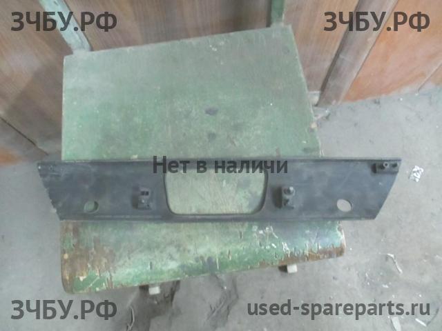 Mitsubishi Pajero/Montero 4 Накладка на дверь багажника