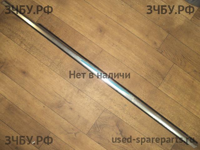 Volkswagen Passat CC Молдинг двери передней левой
