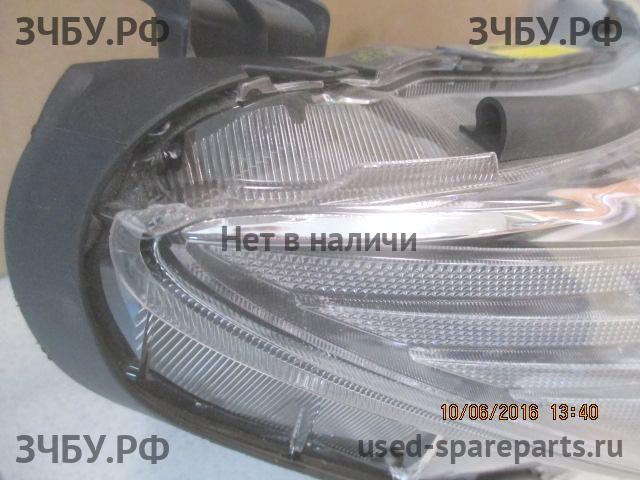 Toyota RAV 4 (4) Фара правая