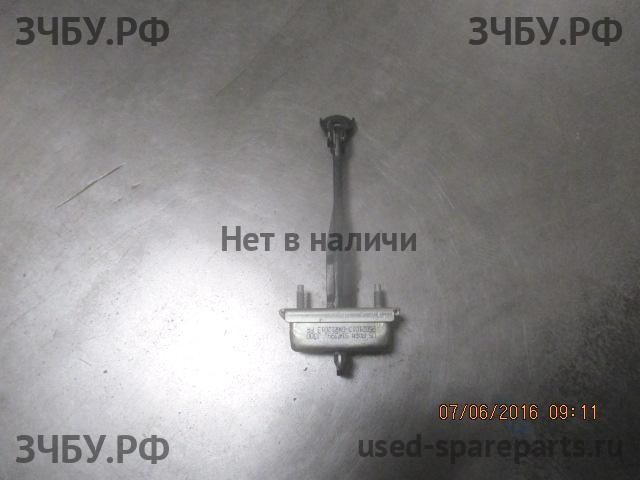 Chevrolet Cruze 1 Ограничитель двери