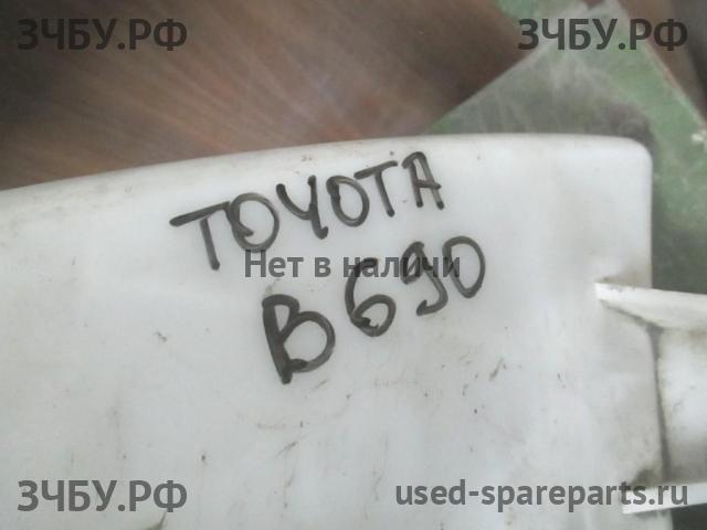 Toyota Auris 1 (E150) Бачок омывателя лобового стекла