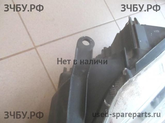 Toyota Camry 7 (V50) Фара левая
