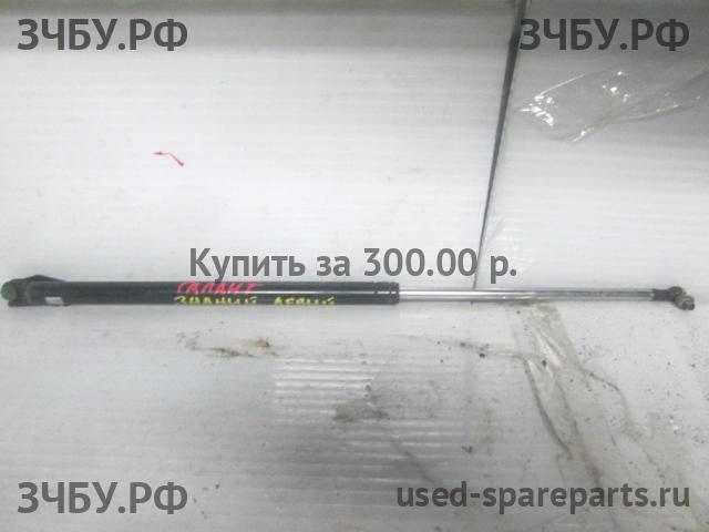 Mitsubishi Galant 7 (E5) Амортизатор крышки багажника