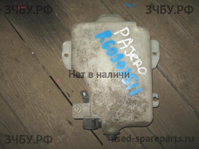 Mitsubishi Pajero/Montero 3 Бачок омывателя заднего стекла