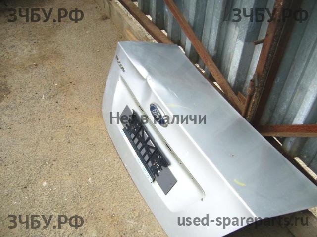 Ford Focus 2 Крышка багажника